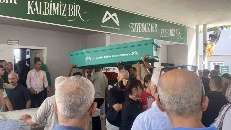 Oto Yıkamacıda Ölen 4 Gençten 2’sinin Cenazeleri Toprağa Verildi