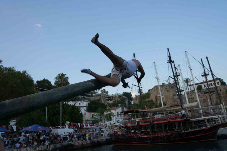 Kabotaj Coşkusu Antalya’da Denizle Buluştu, Geleneksel Bayrak Yarışı Nefes Kesti