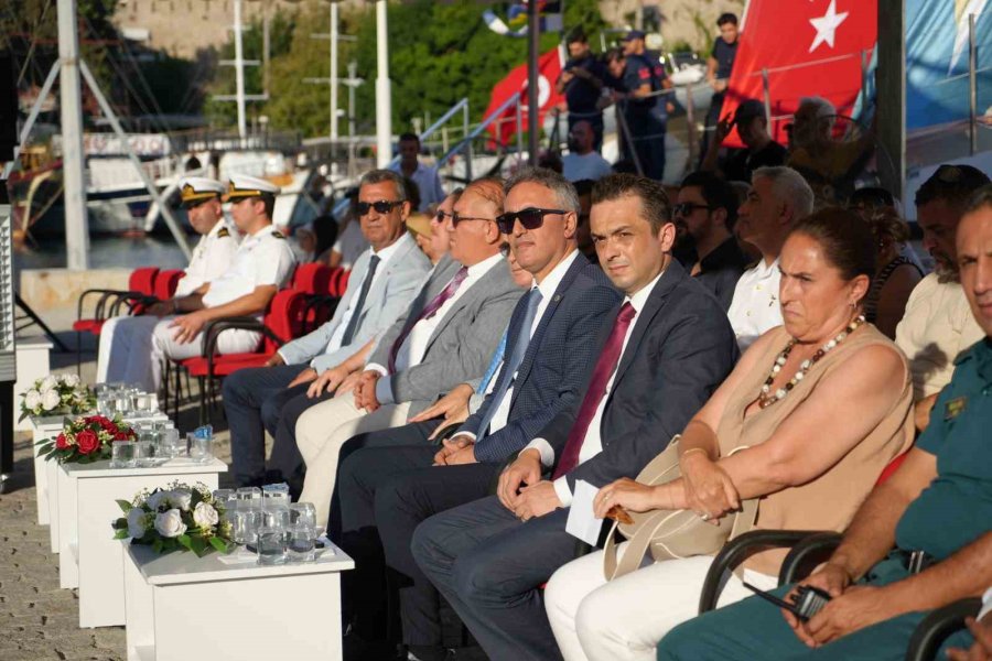 Kabotaj Coşkusu Antalya’da Denizle Buluştu, Geleneksel Bayrak Yarışı Nefes Kesti