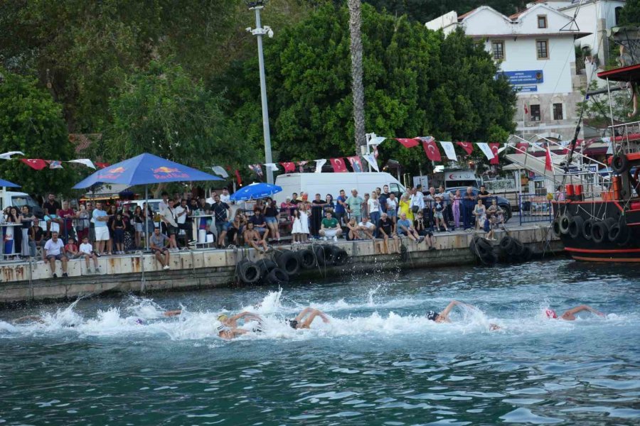 Kabotaj Coşkusu Antalya’da Denizle Buluştu, Geleneksel Bayrak Yarışı Nefes Kesti