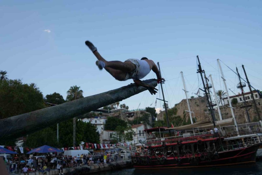 Kabotaj Coşkusu Antalya’da Denizle Buluştu, Geleneksel Bayrak Yarışı Nefes Kesti