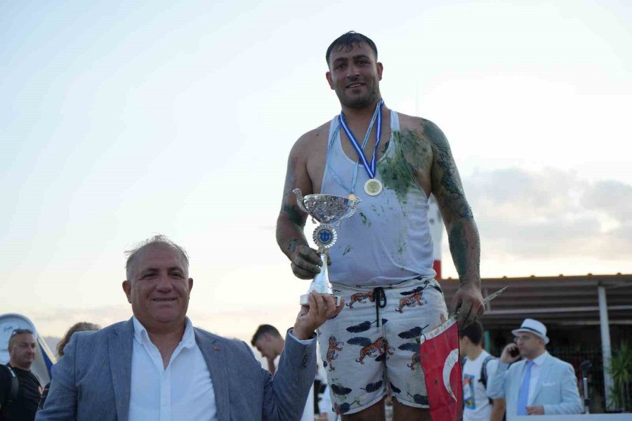 Kabotaj Coşkusu Antalya’da Denizle Buluştu, Geleneksel Bayrak Yarışı Nefes Kesti