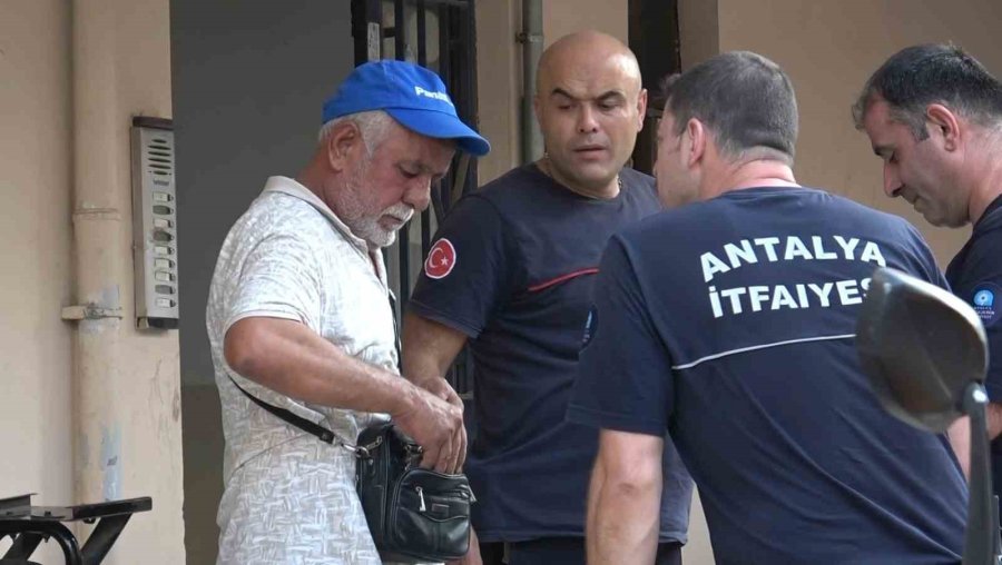 Madde Bağımlısı Genç Evi Yaktı, Anne İle Baba Yaşananlara İsyan Etti