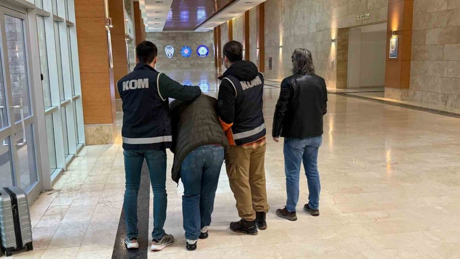 Antalya’da Son 1 Haftada Çok Miktarda Kaçak İçki Ve Tütün Ele Geçirildi