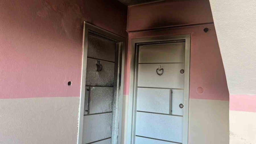 Alanya’da 4 Katlı Binada Yangın