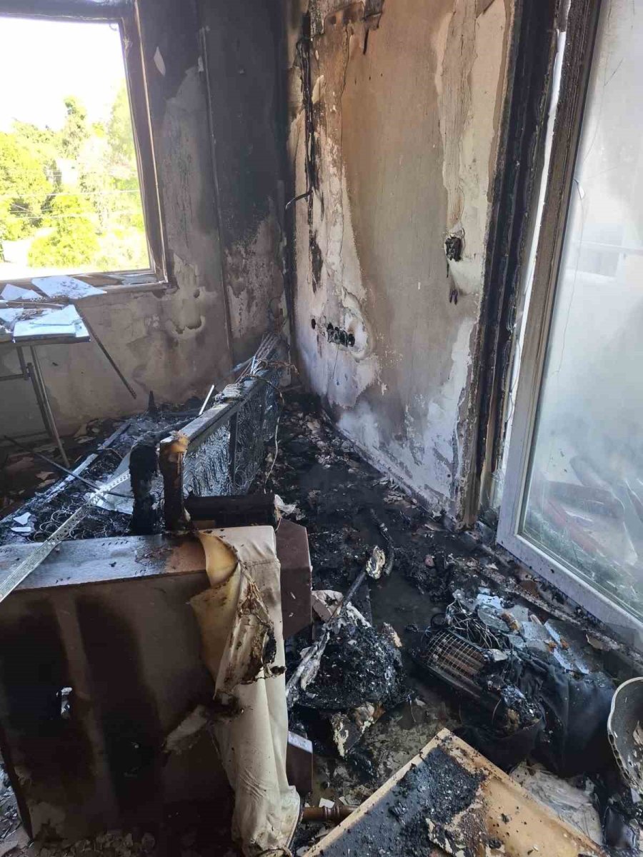 Alanya’da 4 Katlı Binada Yangın