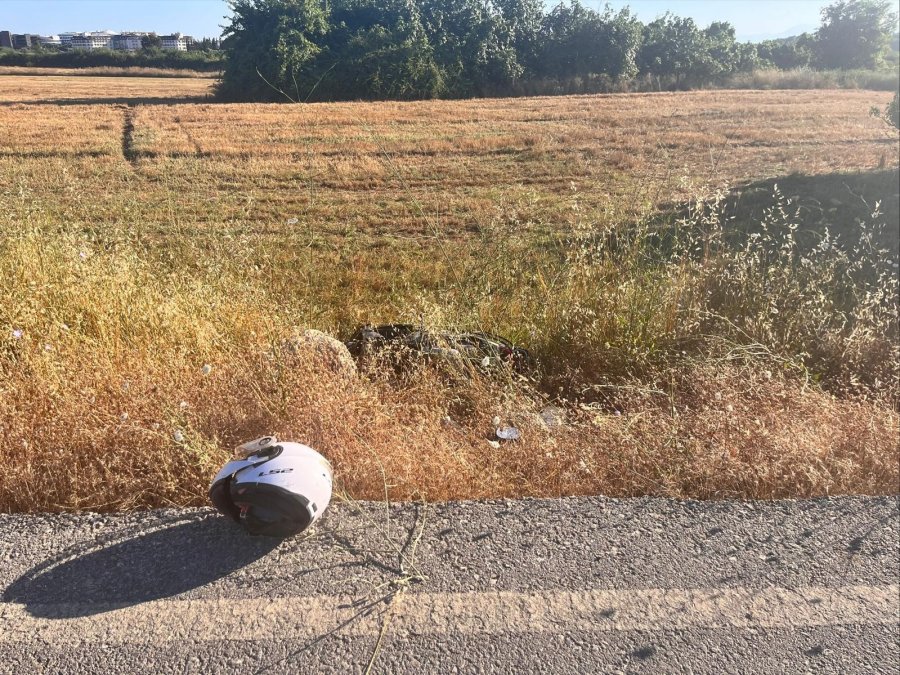 Devrilen Motosikletin Sürücüsü Yaralandı