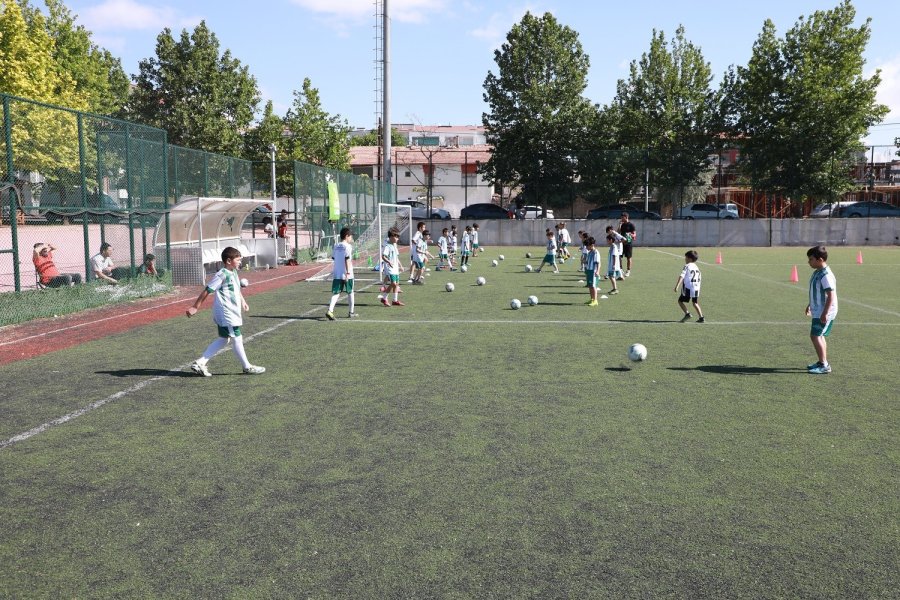 Karatay’da Yaz Spor Okulları Eğitimleri Başladı