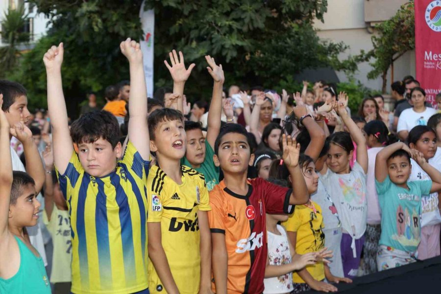 Mahallelerde Eğlence "sahne Kepez" İle Başladı