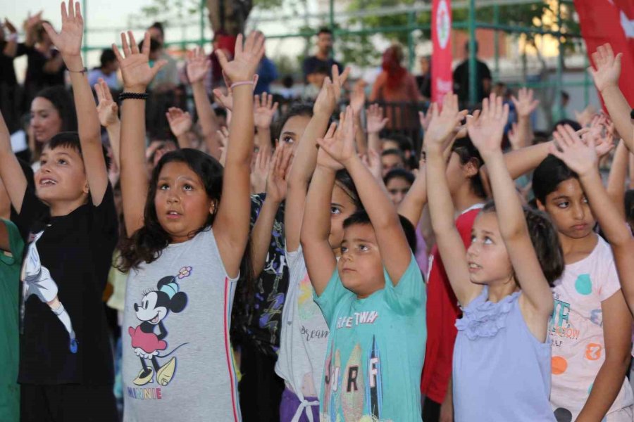 Mahallelerde Eğlence "sahne Kepez" İle Başladı