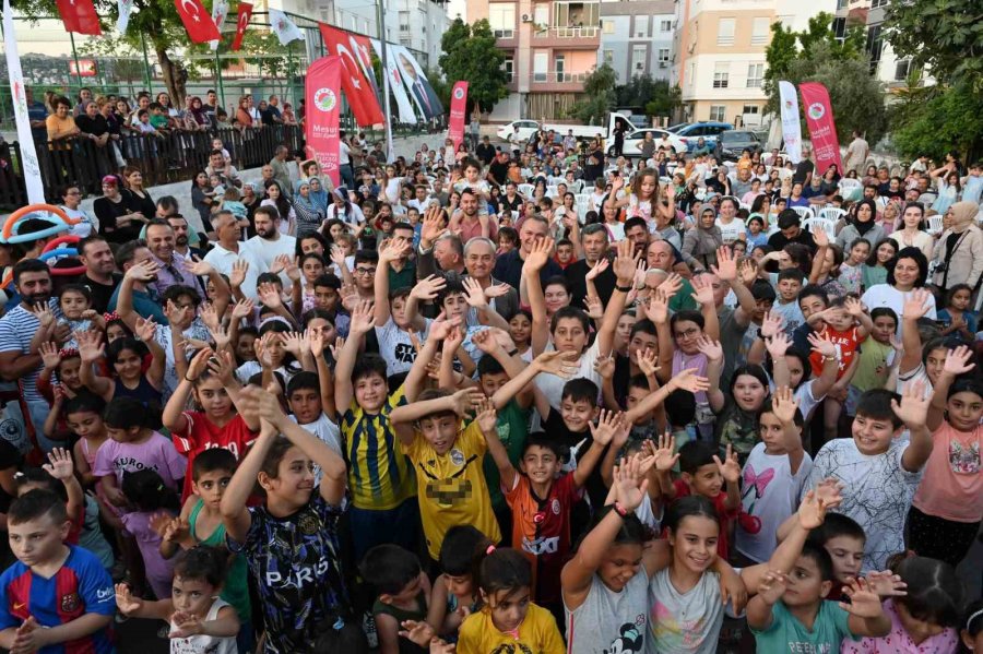 Mahallelerde Eğlence "sahne Kepez" İle Başladı