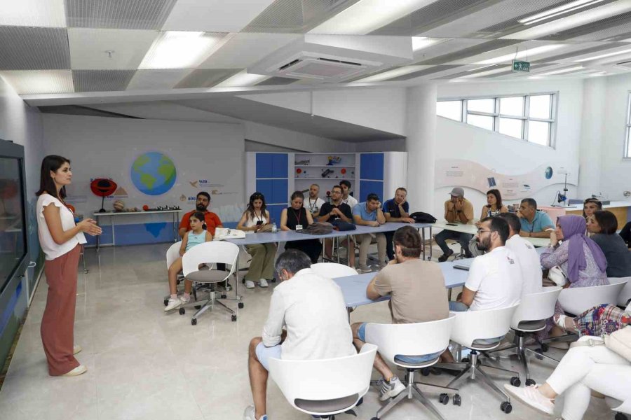 Mercan Bilim Merkezi Öğretmenleri Ağırladı