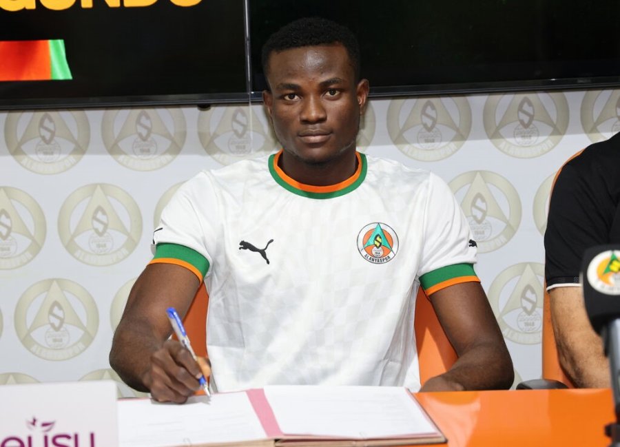 Alanyaspor’da Çift İmza