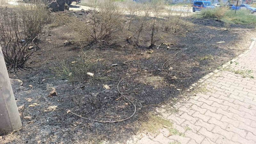 Manavgat’ta Çıkan Çalılık Yangını Korkuttu