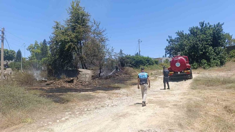 Manavgat’ta Çıkan Çalılık Yangını Korkuttu