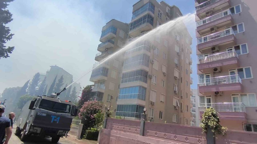 Orman Yangınında Alev Alan 6. Kattaki Evin Balkonuna Toma Müdahalesi