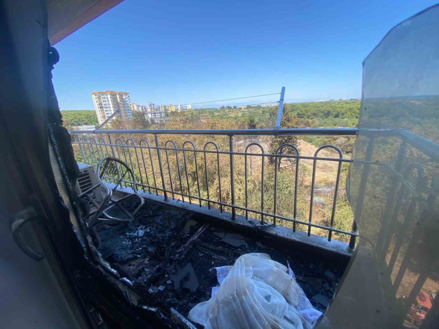 Orman Yangınında Alev Alan 6. Kattaki Evin Balkonuna Toma Müdahalesi