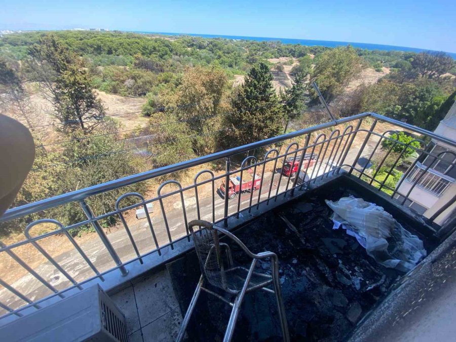 Orman Yangınında Alev Alan 6. Kattaki Evin Balkonuna Toma Müdahalesi