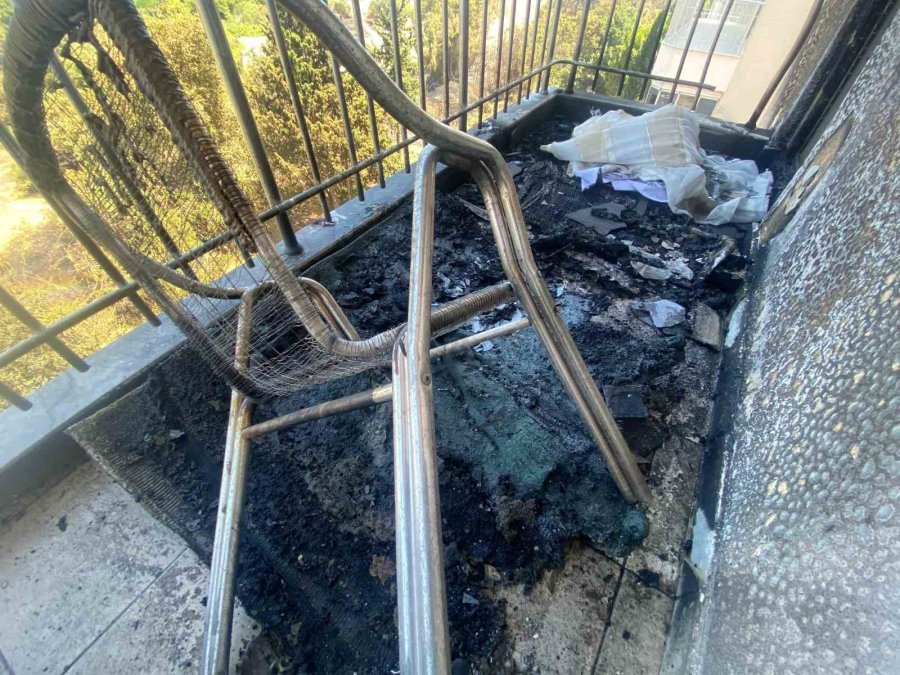 Orman Yangınında Alev Alan 6. Kattaki Evin Balkonuna Toma Müdahalesi