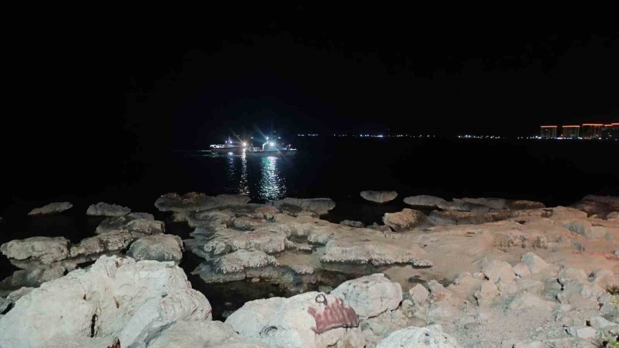 Tatilde Gece Denize Giren Kadın Avukat Boğuldu