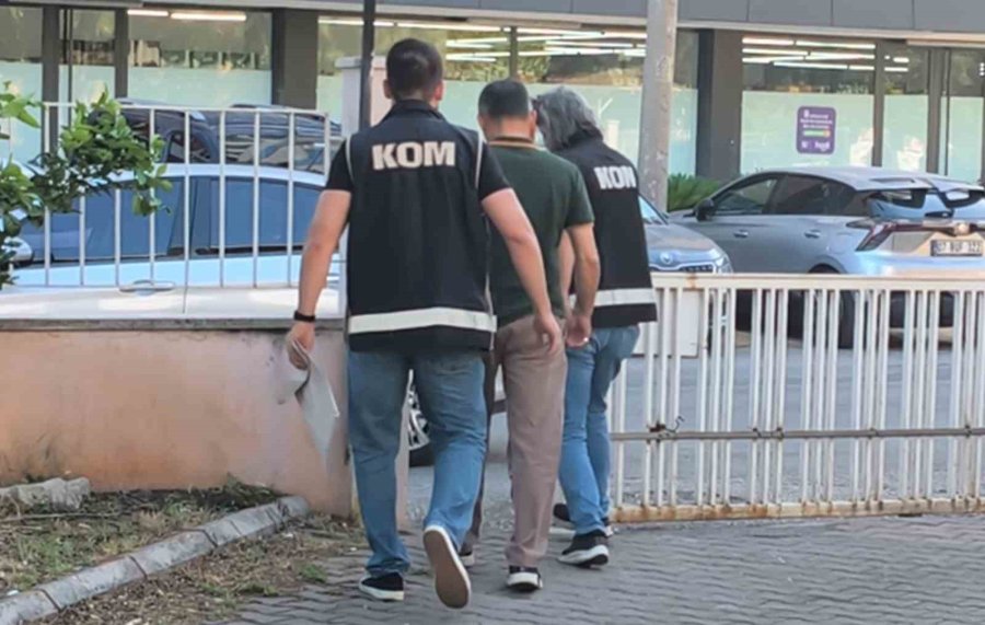 Manavgat Belediye Başkanı Kara, Emniyete Götürüldü