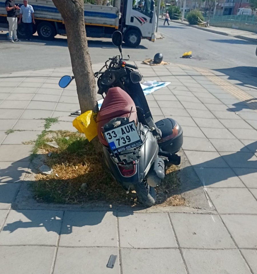 Kaza Anı Kamerada: Motosiklet Sürücüsü Kadın Kazada Hayatını Kaybetti