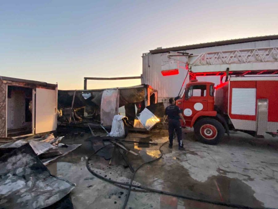 İşçilerin Kaldığı Konteynerde Yangın Çıktı