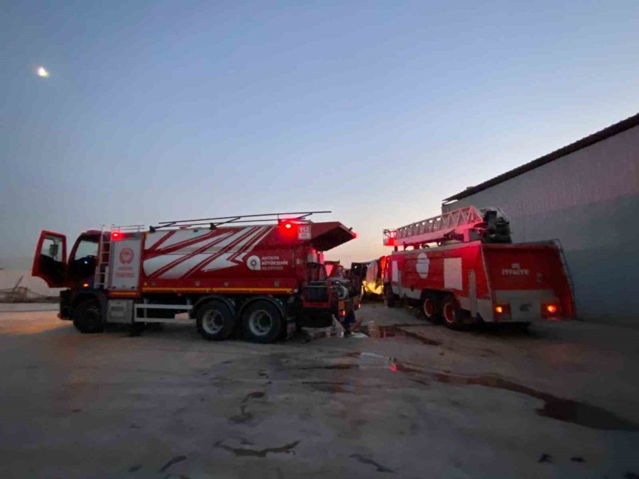 İşçilerin Kaldığı Konteynerde Yangın Çıktı