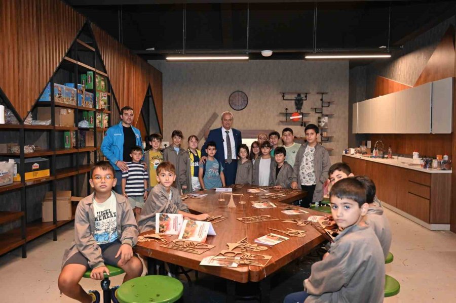 Kepez’den Çocuklara Bilim Dolu Tatil Fırsatı