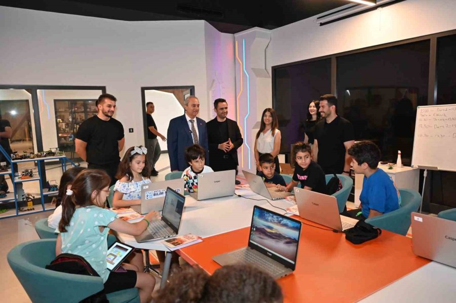 Kepez’den Çocuklara Bilim Dolu Tatil Fırsatı