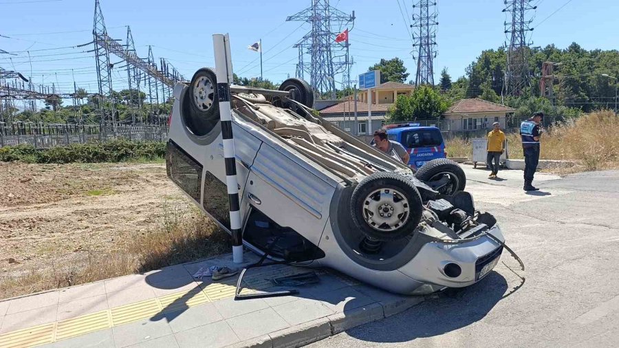 Takla Atıp Sürüklenen Araçtan Burnu Bile Kanamadan Çıktı