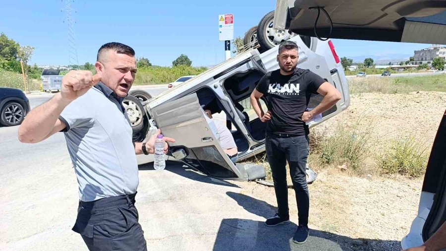 Takla Atıp Sürüklenen Araçtan Burnu Bile Kanamadan Çıktı