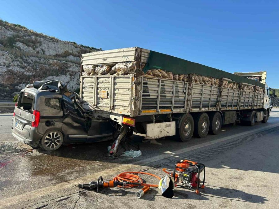 Mersin’deki Feci Kazada Ölen 5 Kişinin Kimlikleri Belirlendi