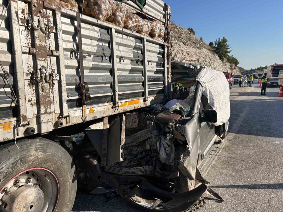 Mersin’deki Feci Kazada Ölen 5 Kişinin Kimlikleri Belirlendi