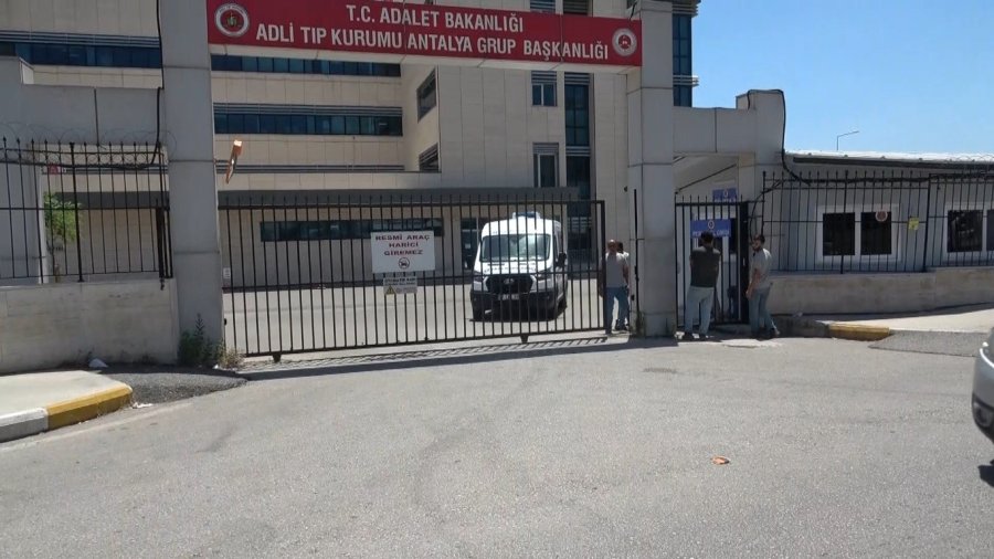 Ağabeyi Tarafından 14 Bıçak Darbesi İle Öldürülen Genç Kızın Cenazesi Teslim Alındı