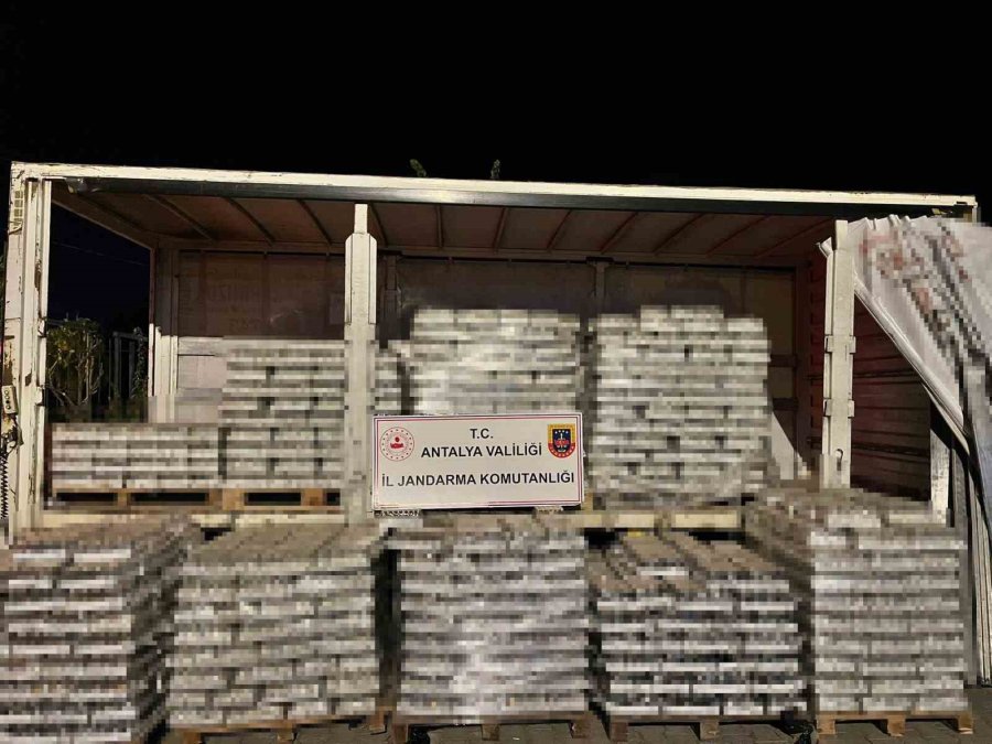 Antalya’da 46 Bin Litre Sahte İçki Ele Geçirildi: 3 Tutuklama