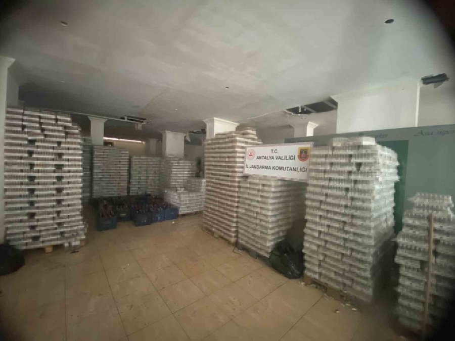 Antalya’da 46 Bin Litre Sahte İçki Ele Geçirildi: 3 Tutuklama