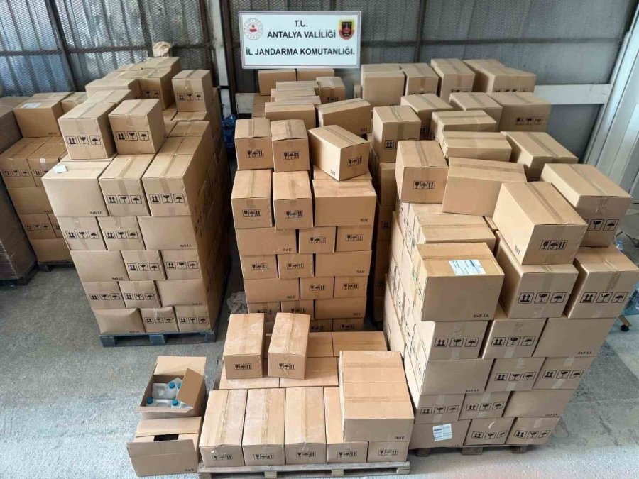 Antalya’da 46 Bin Litre Sahte İçki Ele Geçirildi: 3 Tutuklama