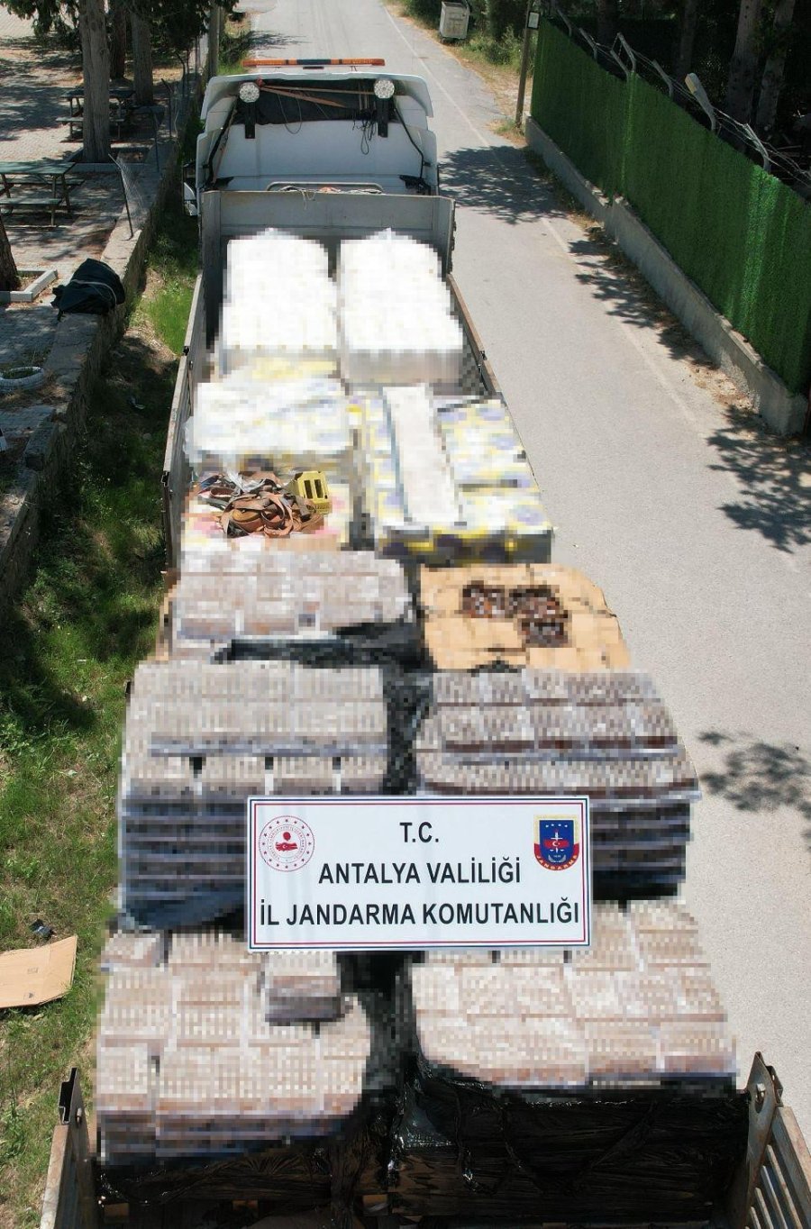 Antalya’da 46 Bin Litre Sahte İçki Ele Geçirildi: 3 Tutuklama
