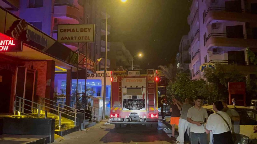 Alanya’da Apart Otelde Yangın Korkuttu