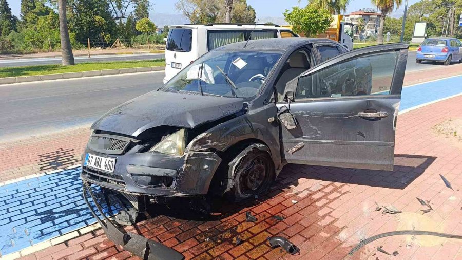 Lastiği Patlayan Otomobil Takla Attı, Sürücü Burnu Bile Kanamadan Araçtan Çıktı