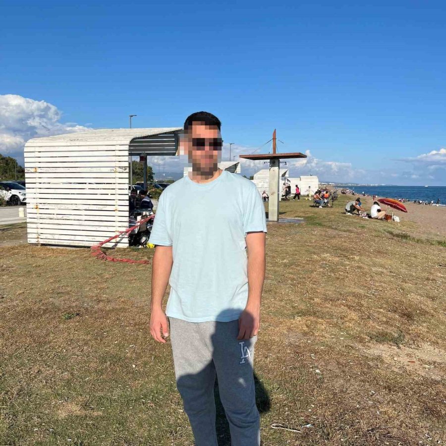 Antalya’da Kız Kardeşini 14 Bıçak Darbesiyle Öldürdü