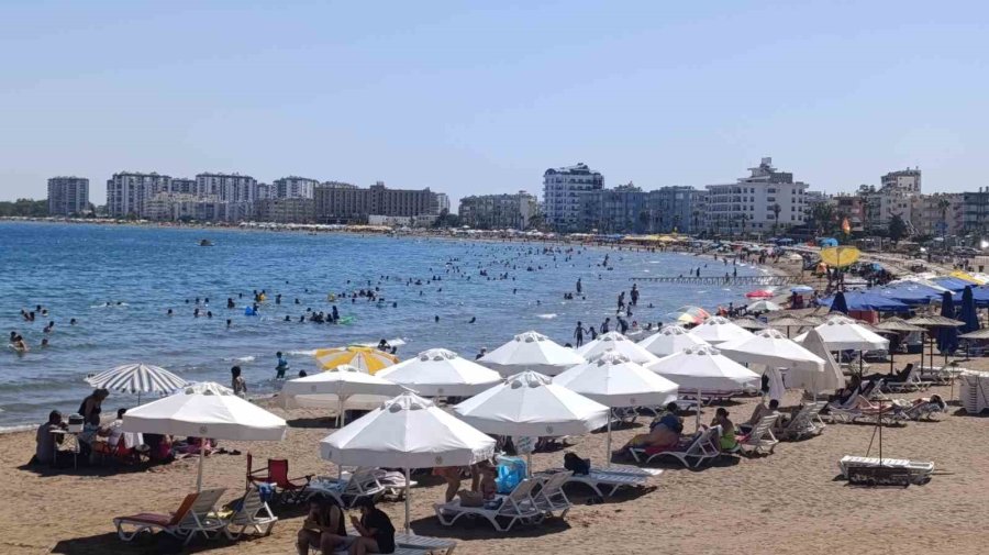 Mersin’de Sıcaklıklar Arttı, Sahillerde Yoğunluk Yaşandı
