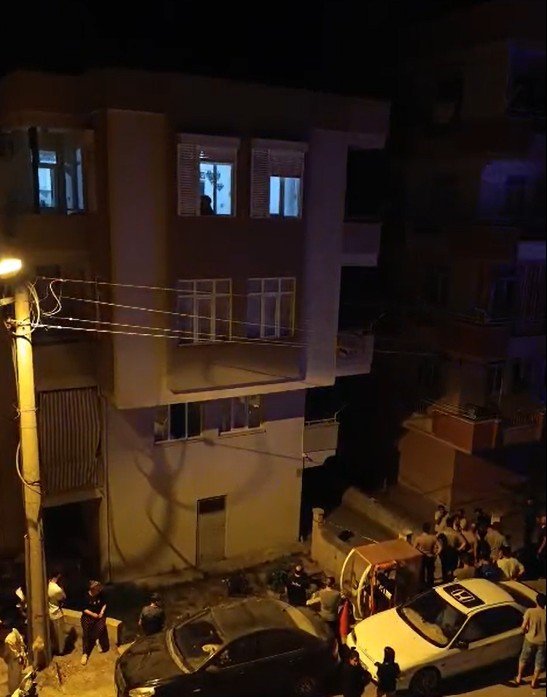 Antalya’da Kız Kardeşini 14 Bıçak Darbesiyle Öldürdü