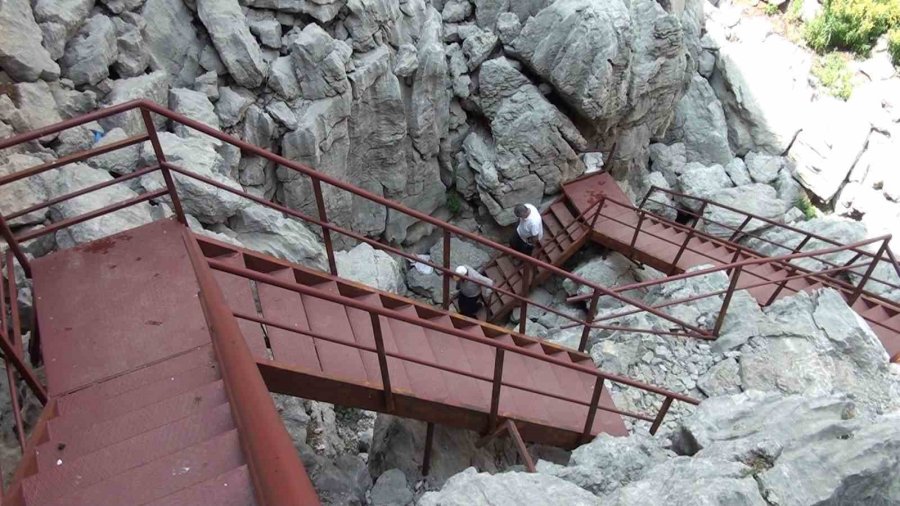 Antalya’nın Toros Dağlarındaki Doğal Buzdolabı