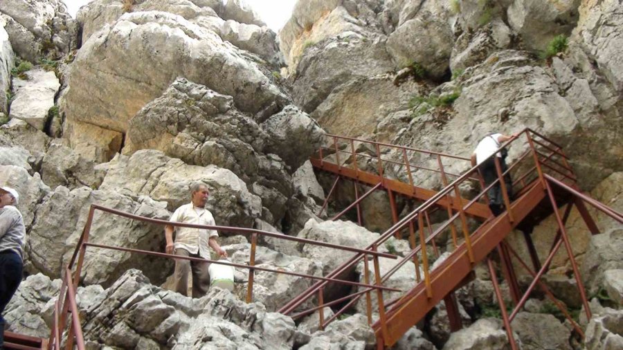 Antalya’nın Toros Dağlarındaki Doğal Buzdolabı