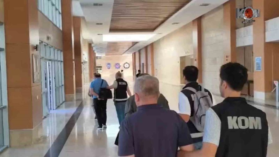 Antalya’da Rüşvet Operasyonu: 2’si Müfettiş 3 Kişi Tutuklandı