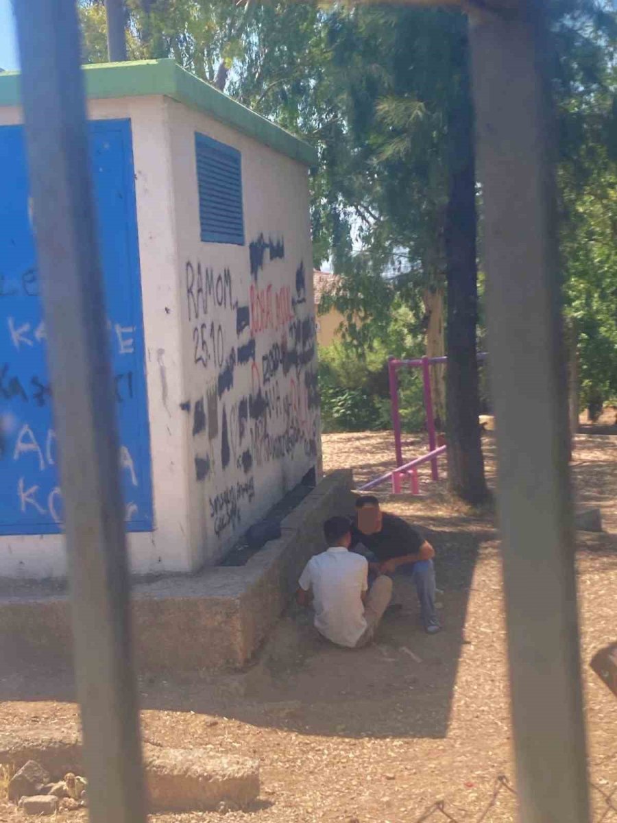 Tartıştığı Kişiyi Bacağından Vurdu, Başında Bekledi