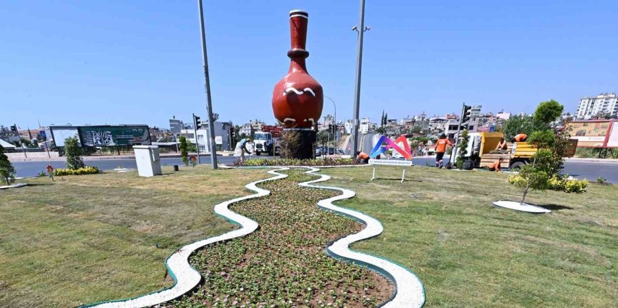 Mersin Yaza Renkli Girdi