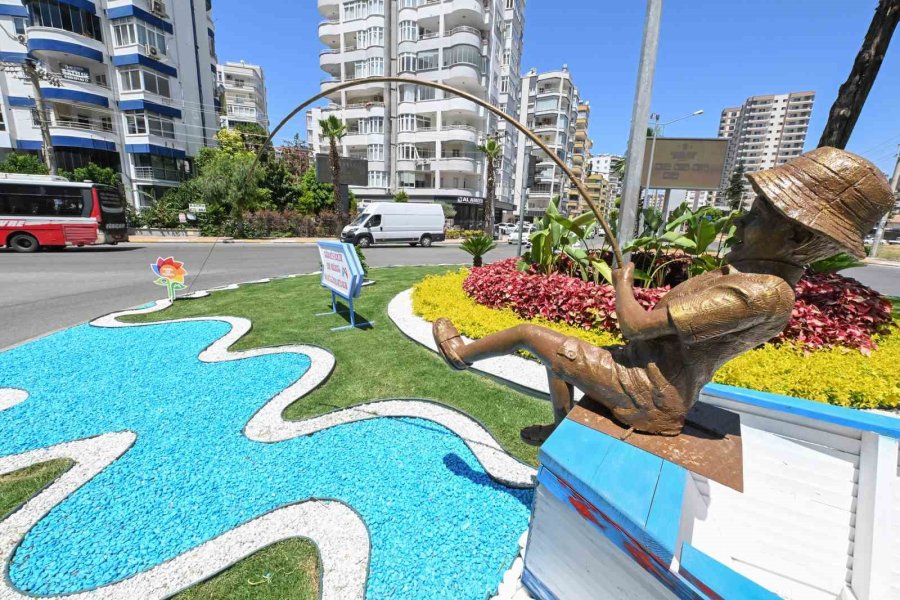 Mersin Yaza Renkli Girdi